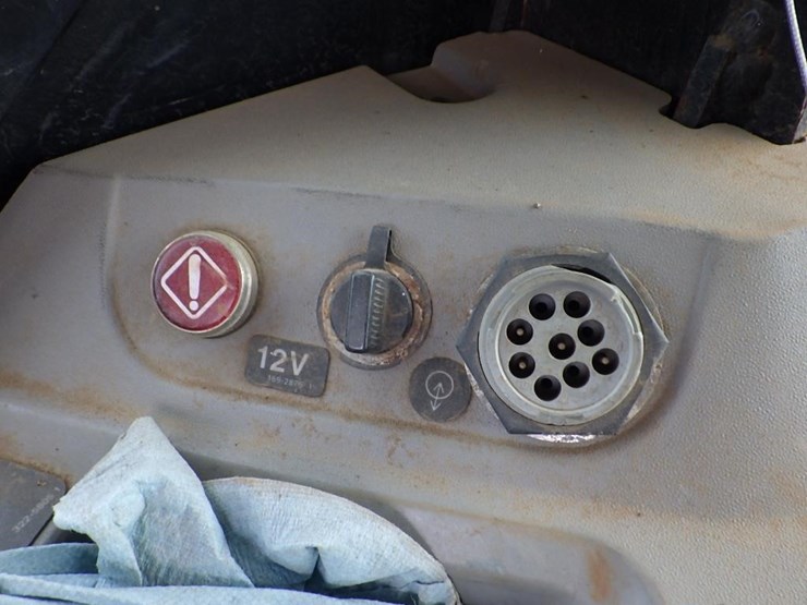 2011-caterpillar-d7e-image-41