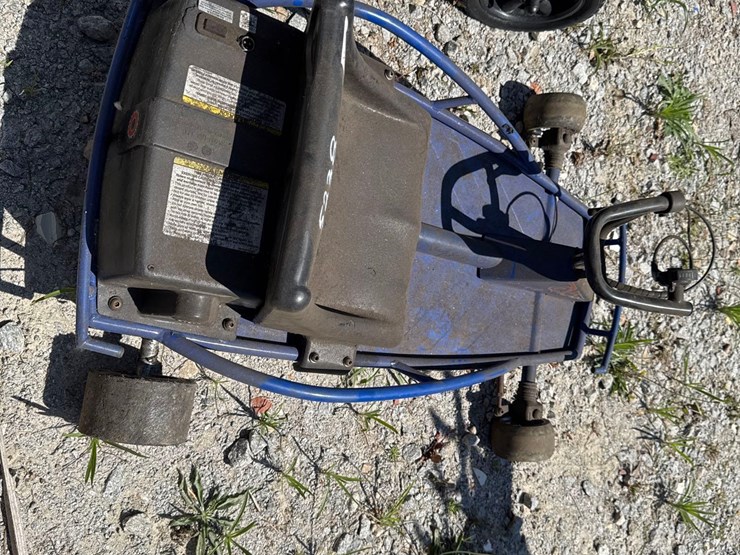 razor-electric-go-cart-image-2