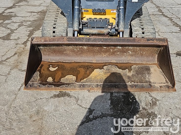 2021-deere-331g-image-7