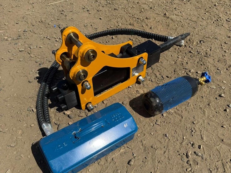 mini-excavator-heavy-duty-hydraulic-breaker-kit-(new/unused)-image-3