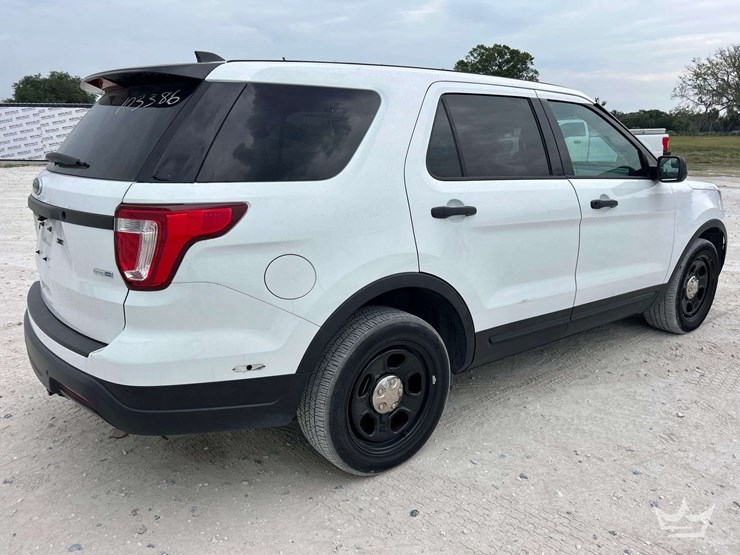 2019-ford-explorer-image-3