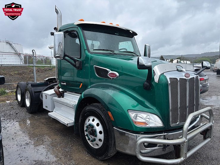 2020-peterbilt-579-image-2