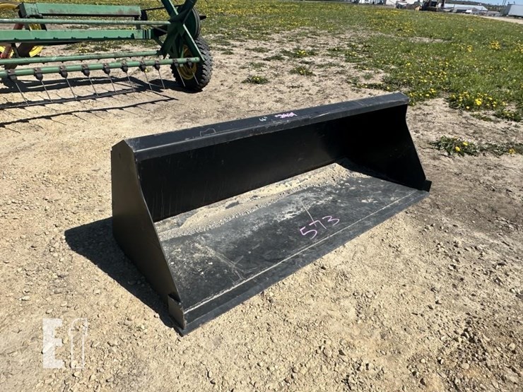 66"-loader-bucket-image-4