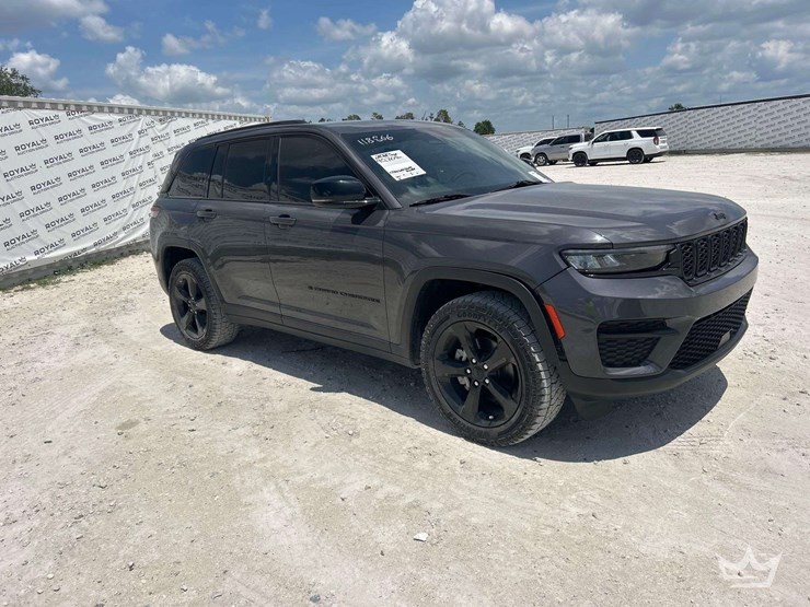 2023-jeep-grand-cherokee-image-2