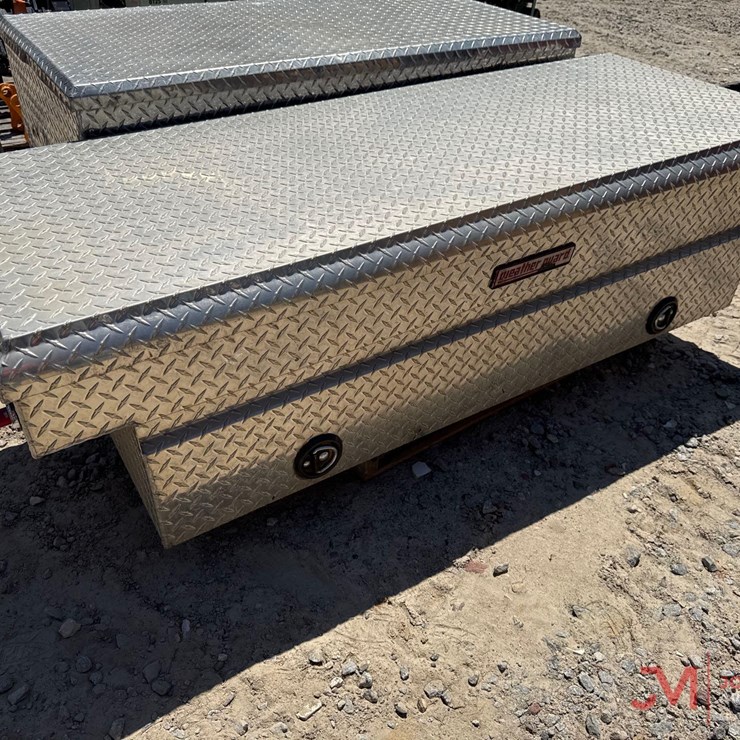 WEATHER GUARD ALUMINUM DIAMOND PLATE TRUCK TOOL BOX