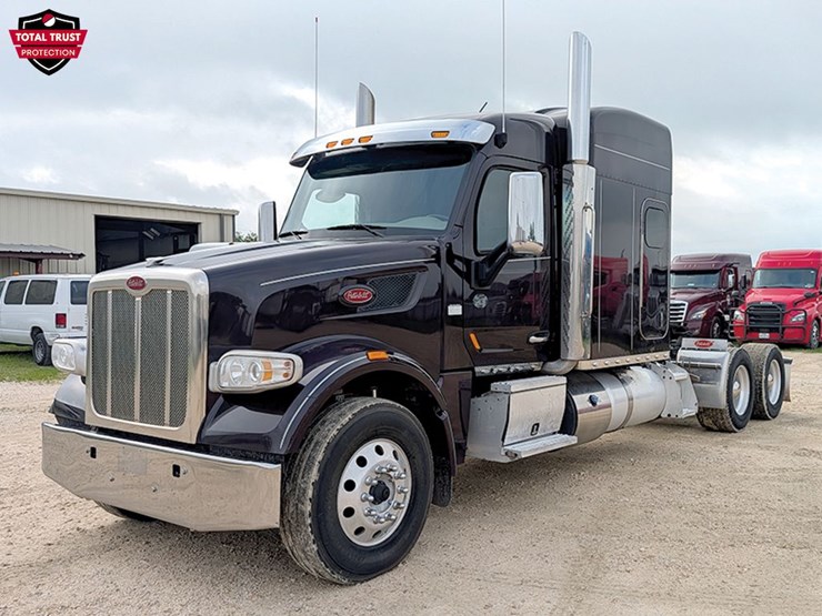 2019-peterbilt-567-image-1