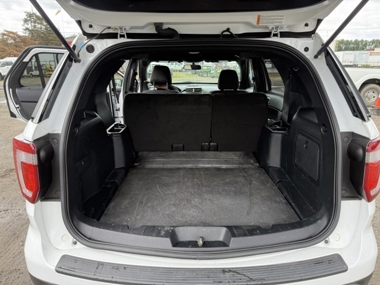 2018-ford-explorer-image-17