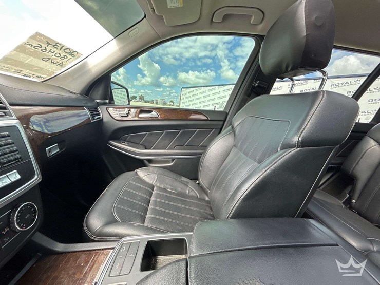2013-mercedes-benz-gl450-image-19