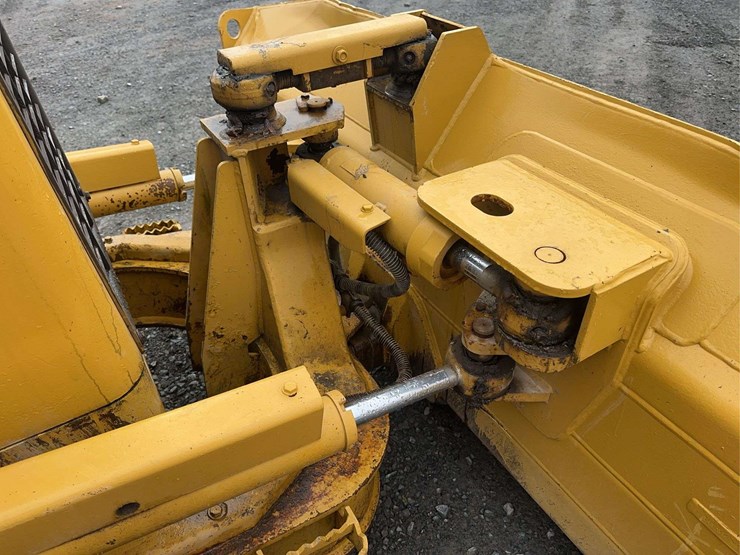 2006-caterpillar-d3g-xl-image-19