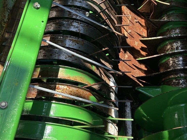 2016-john-deere-l340-image-55