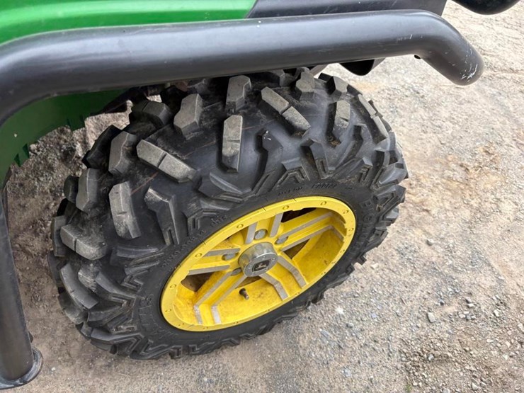 john-deere-gator-image-11
