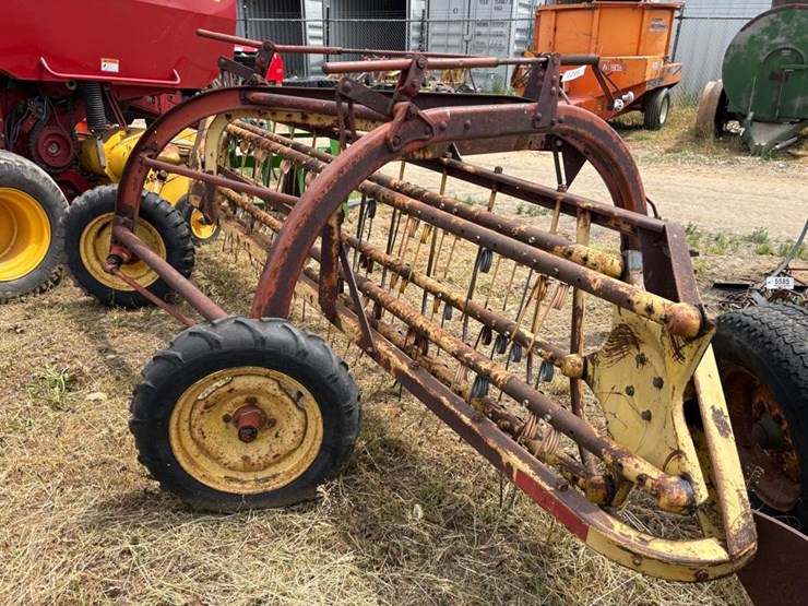 new-holland-258-image-4