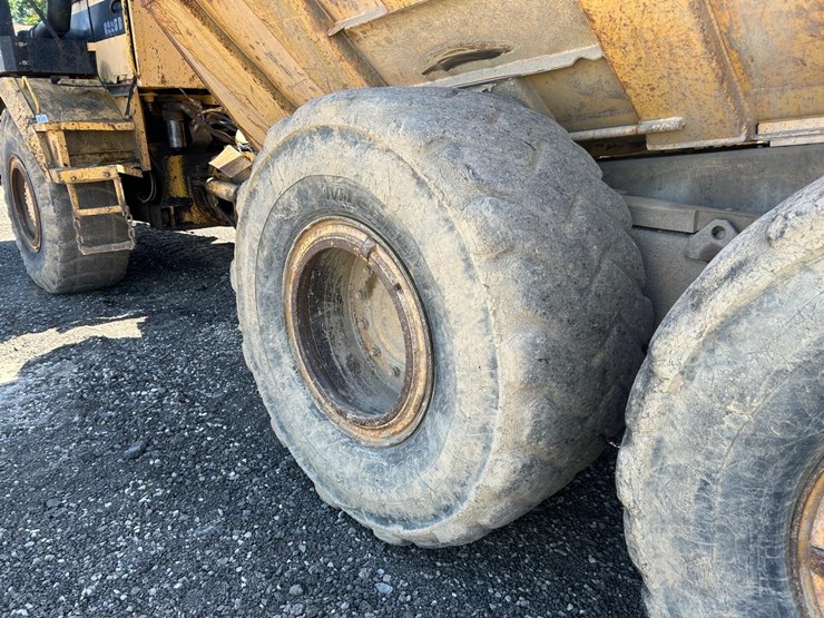 moxy-6225b-rock-truck-image-17