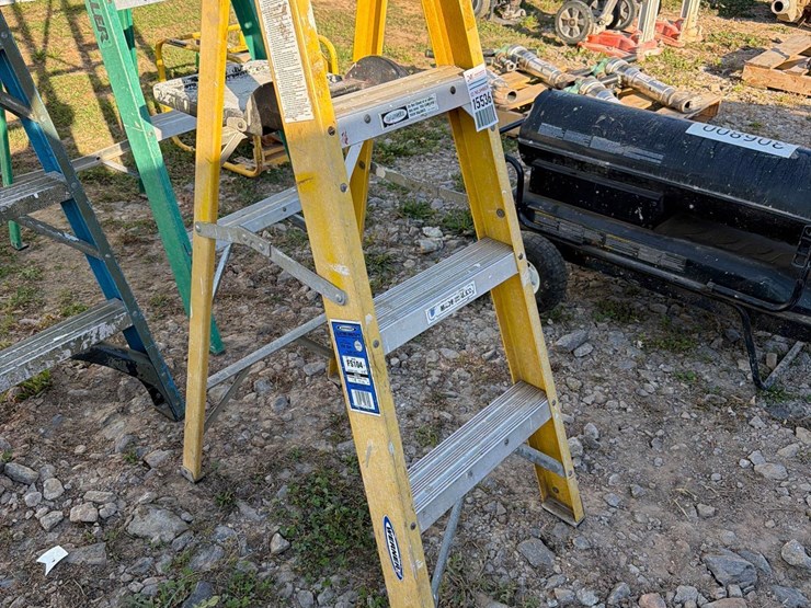 werner-4'-fiberglass-a-frame-ladder-image-1