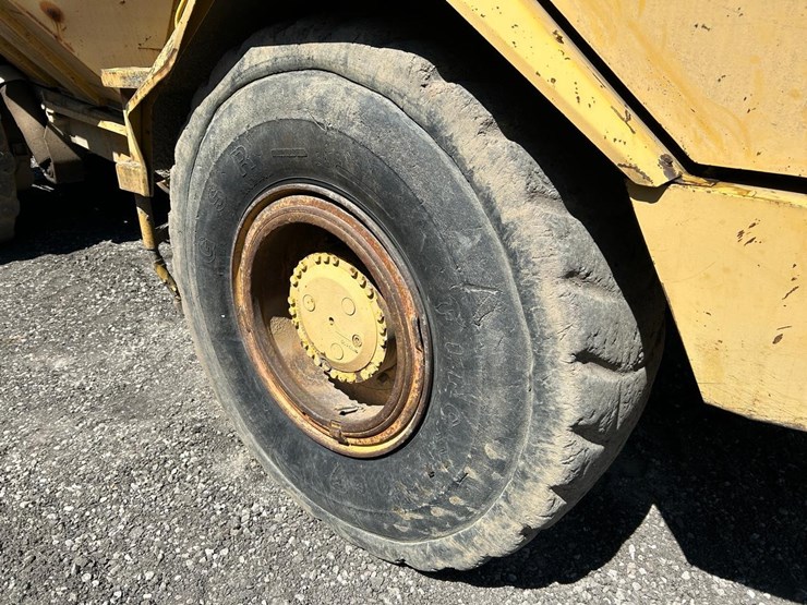 moxy-6225b-rock-truck-image-11