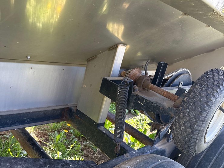 tyler-10-ton-fertilizer-spreader-image-12