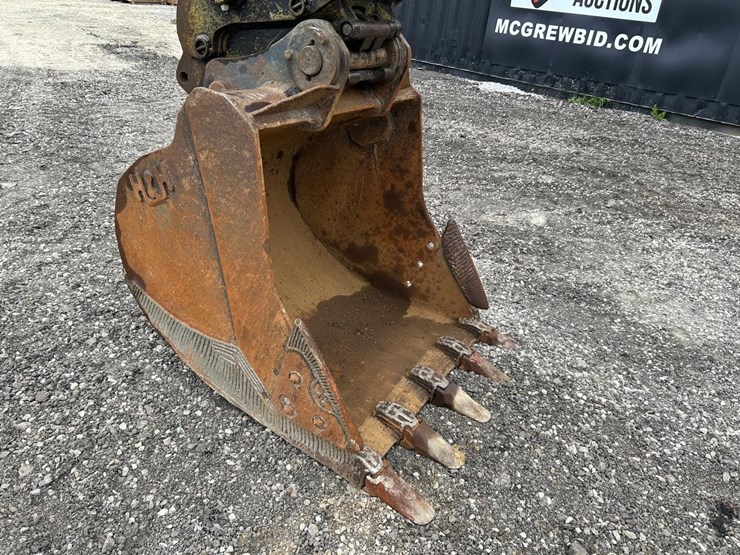deere-160d-lc-image-8