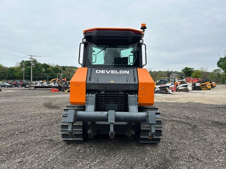 2026--develon-dd100-us10-crawler-dozer-image-3