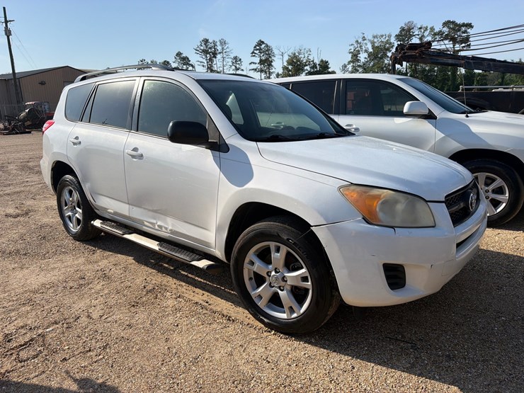 2012-toyota-rav4-image-2