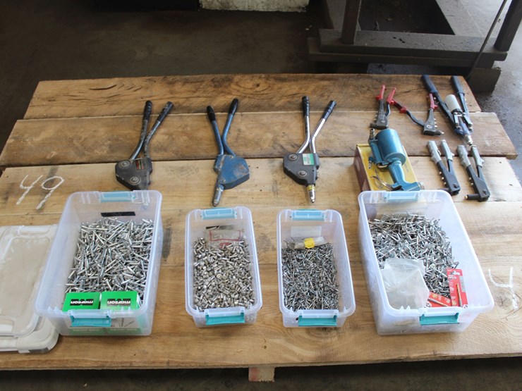 lot-of-rivet-guns-&-rivets-image-2