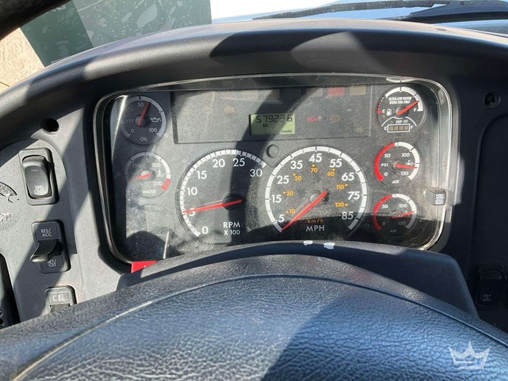 2012-freightliner-m2-112-t/a-fuel-and-lube-truck-image-13
