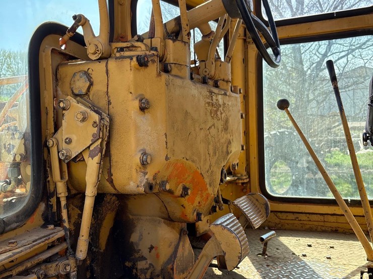 caterpillar-12f-image-50