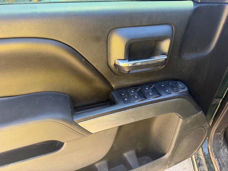 2015-chevrolet-silverado-1500-image-12