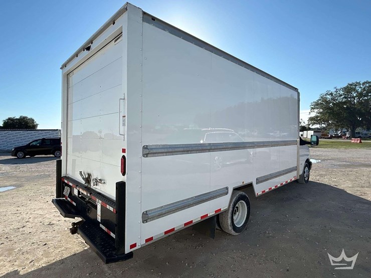 2019-gmc-3500-image-3
