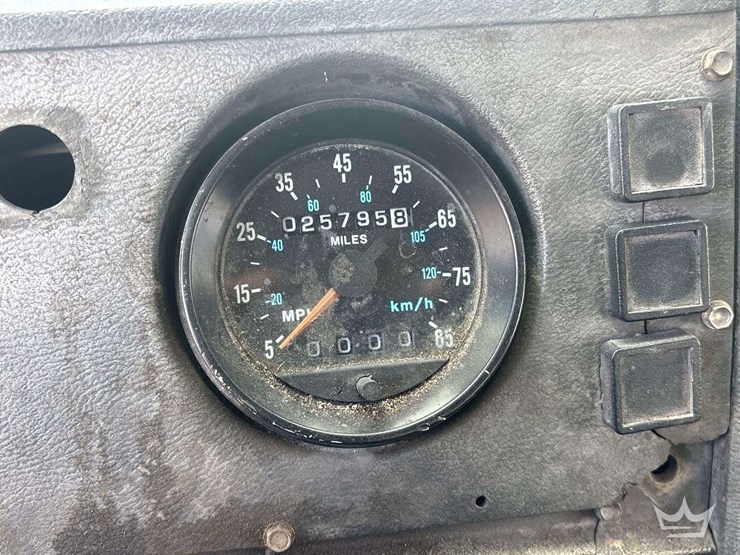 2000-mack-dm690s-image-6