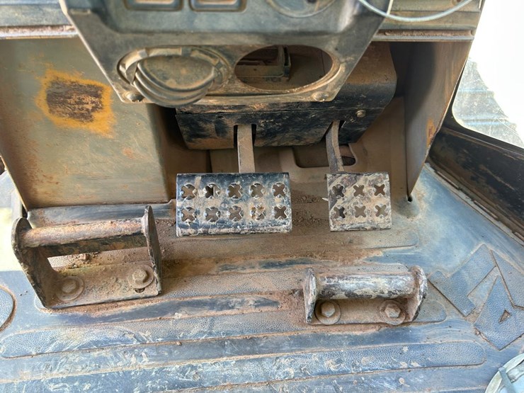 caterpillar-d5g-xl-image-25