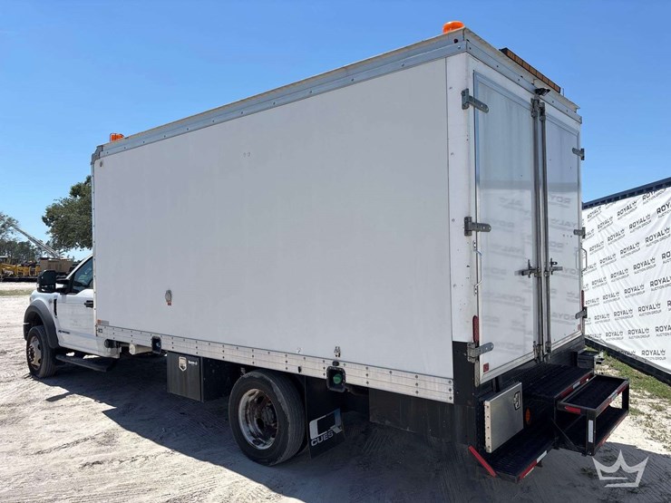 2020-ford-f550-image-4