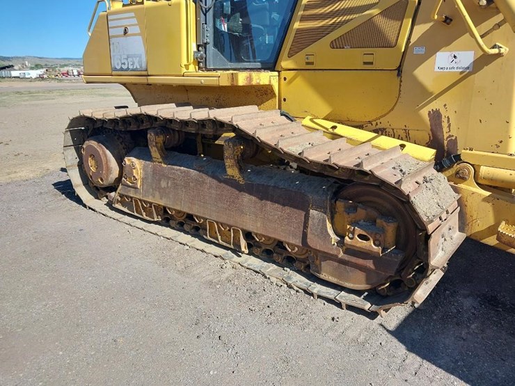 2011-komatsu-d65ex-16-image-13