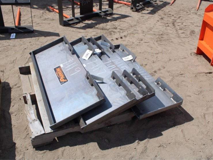 #7416-•-formed-skid-steer-plate-image-1