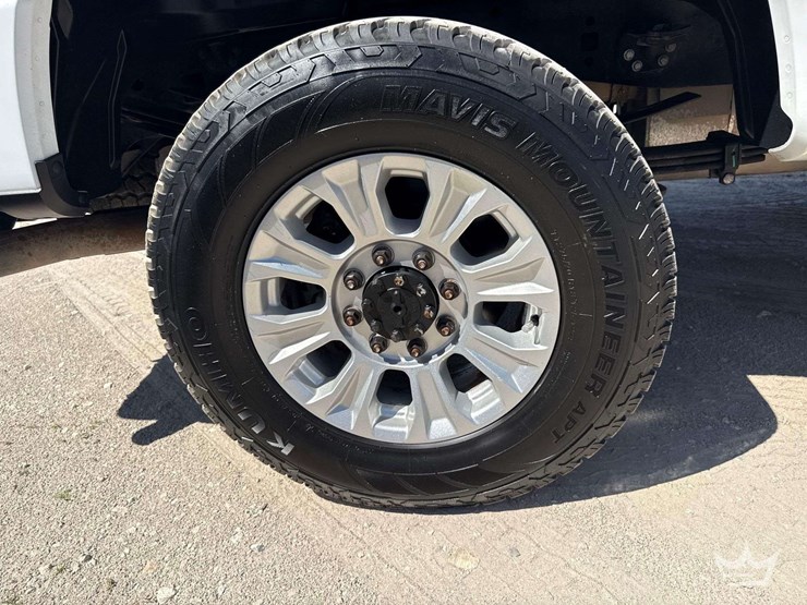 2022-ford-f350-image-35