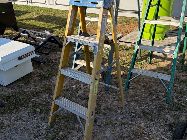 werner-4'-fiberglass-a-frame-ladder-image-2