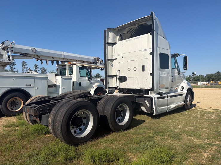 2015-international-prostar-image-3