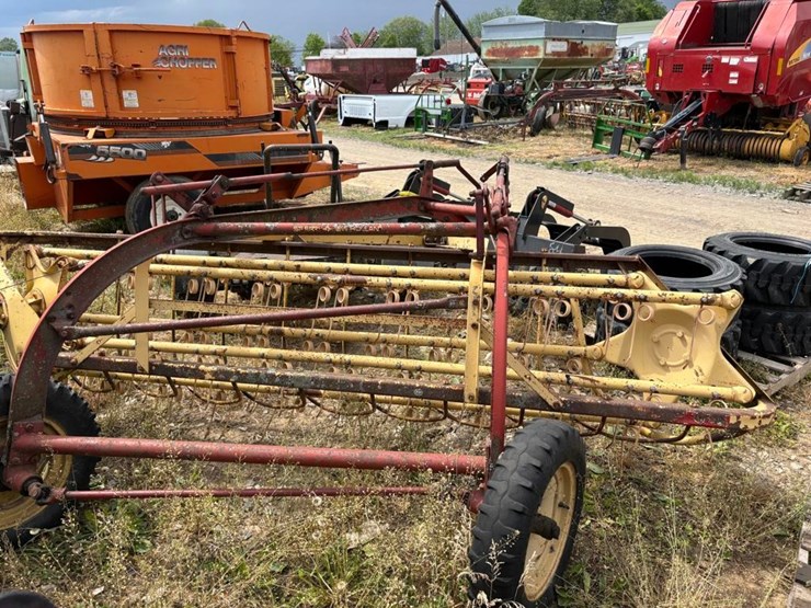 new-holland-256-image-3