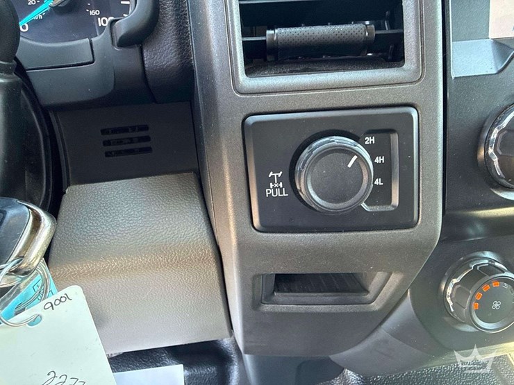 2022-ford-f350-image-22