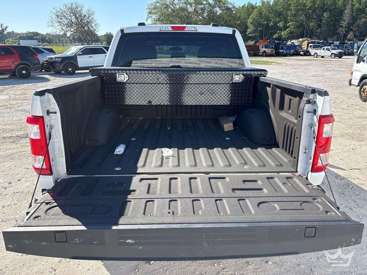2022-ford-f150-image-14