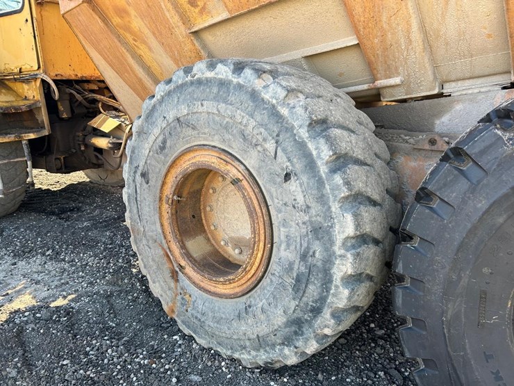 moxy-ha270-rock-truck-image-17