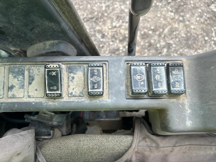 deere-160d-lc-image-29