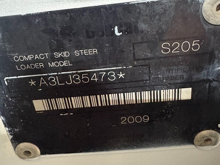 2009-bobcat-s205-image-23
