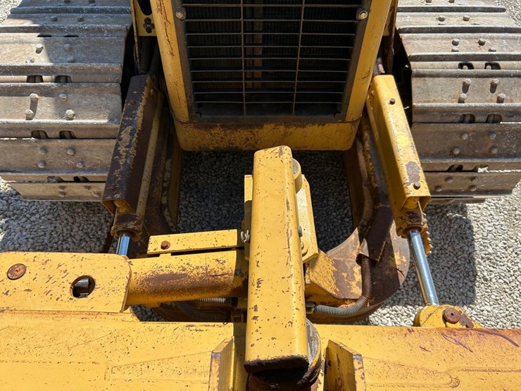 caterpillar-d5g-xl-image-10