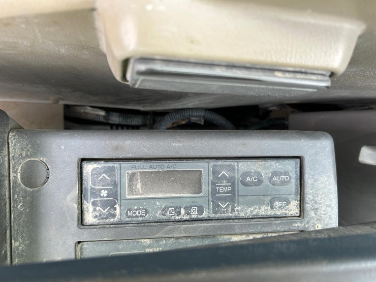 deere-160d-lc-image-26