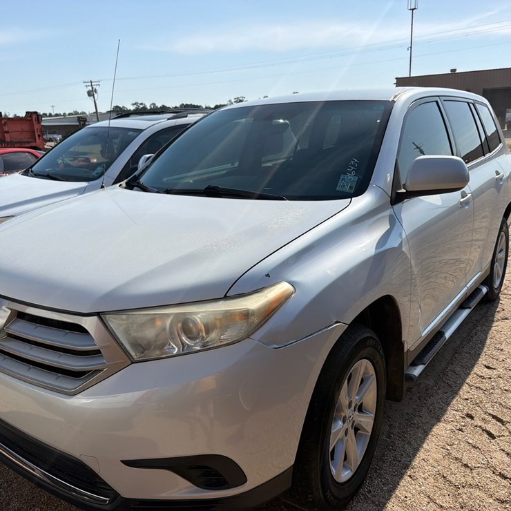 2011 TOYOTA HIGHLANDER