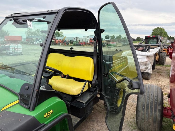 john-deere-gator-image-12