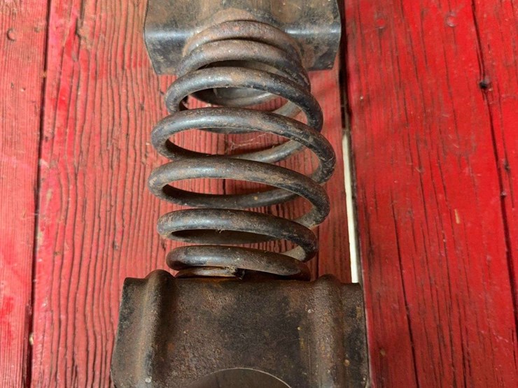 model-t-accessory-spring-image-1