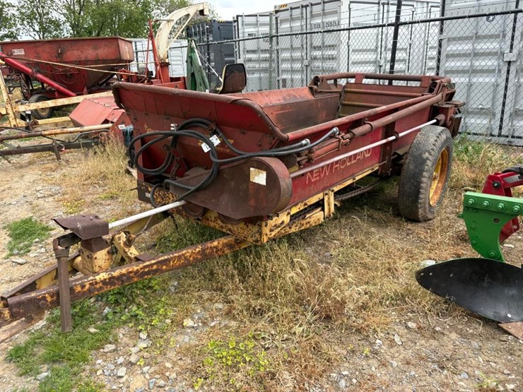 new-holland-327-image-2