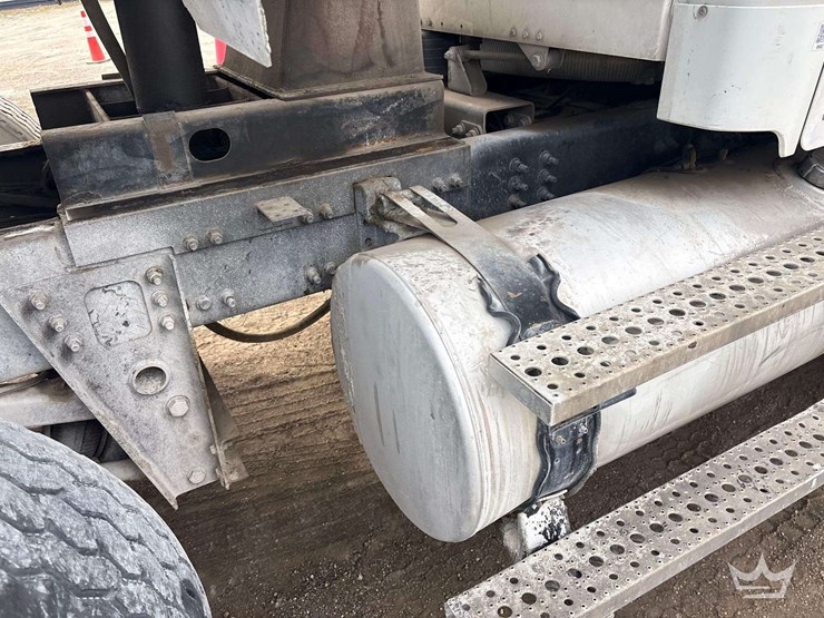 2007-freightliner-m2-112-tri-axle-dump-truck-image-25