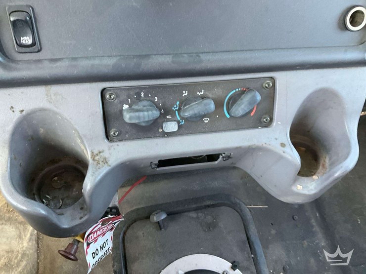 2012-freightliner-m2-112-t/a-fuel-and-lube-truck-image-15